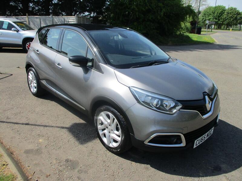 View RENAULT CAPTUR 0.9 TCe DYNAMIQUE NAV SUV PETROL 5 DR.