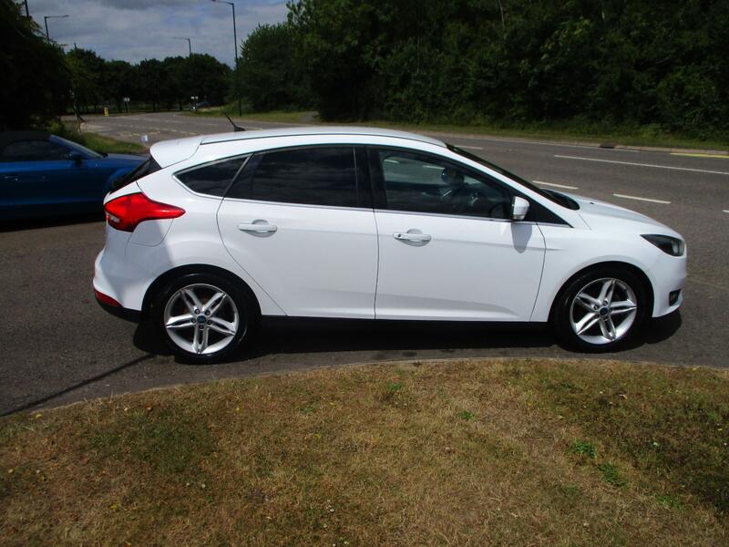 View FORD FOCUS 1.5 TDCi TITANIUM DIESEL 5 DOOR