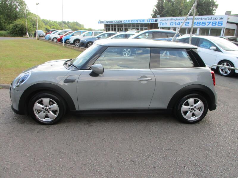 MINI HATCHBACK