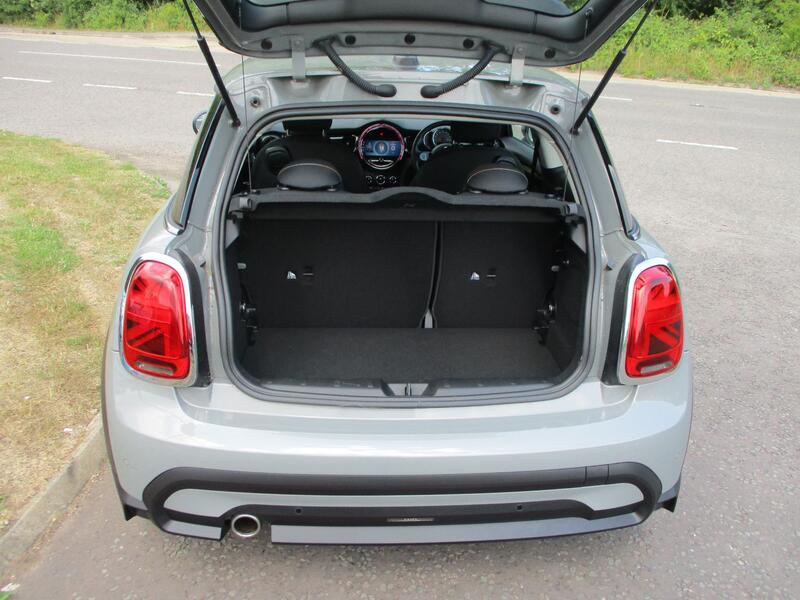 MINI HATCHBACK