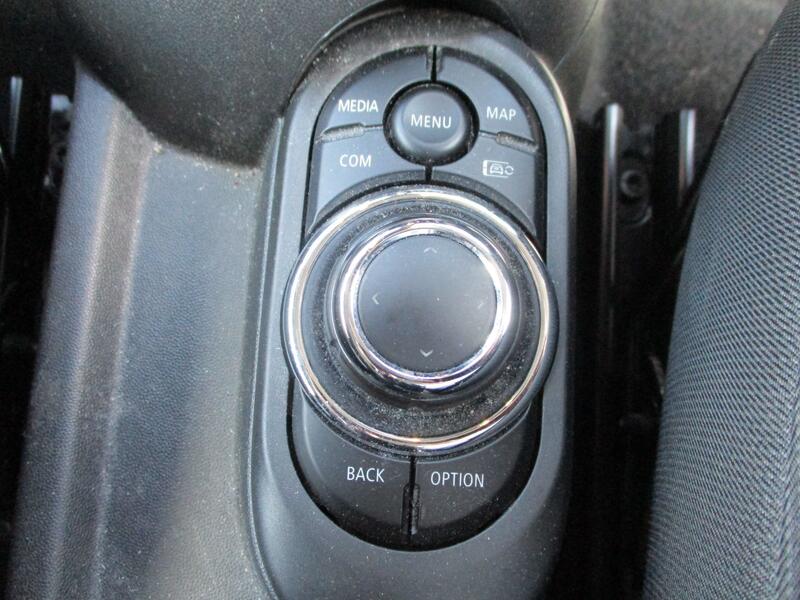 MINI HATCHBACK