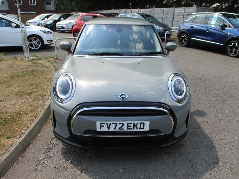 MINI HATCHBACK